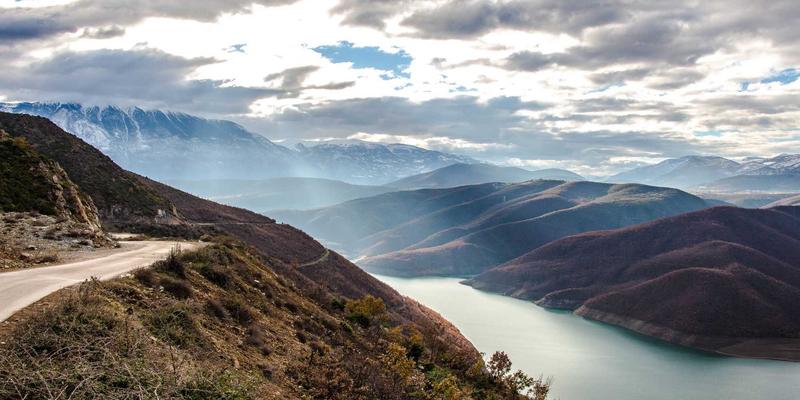 后端开发与前端开发全解析：从核心差异到实战教程入门指南